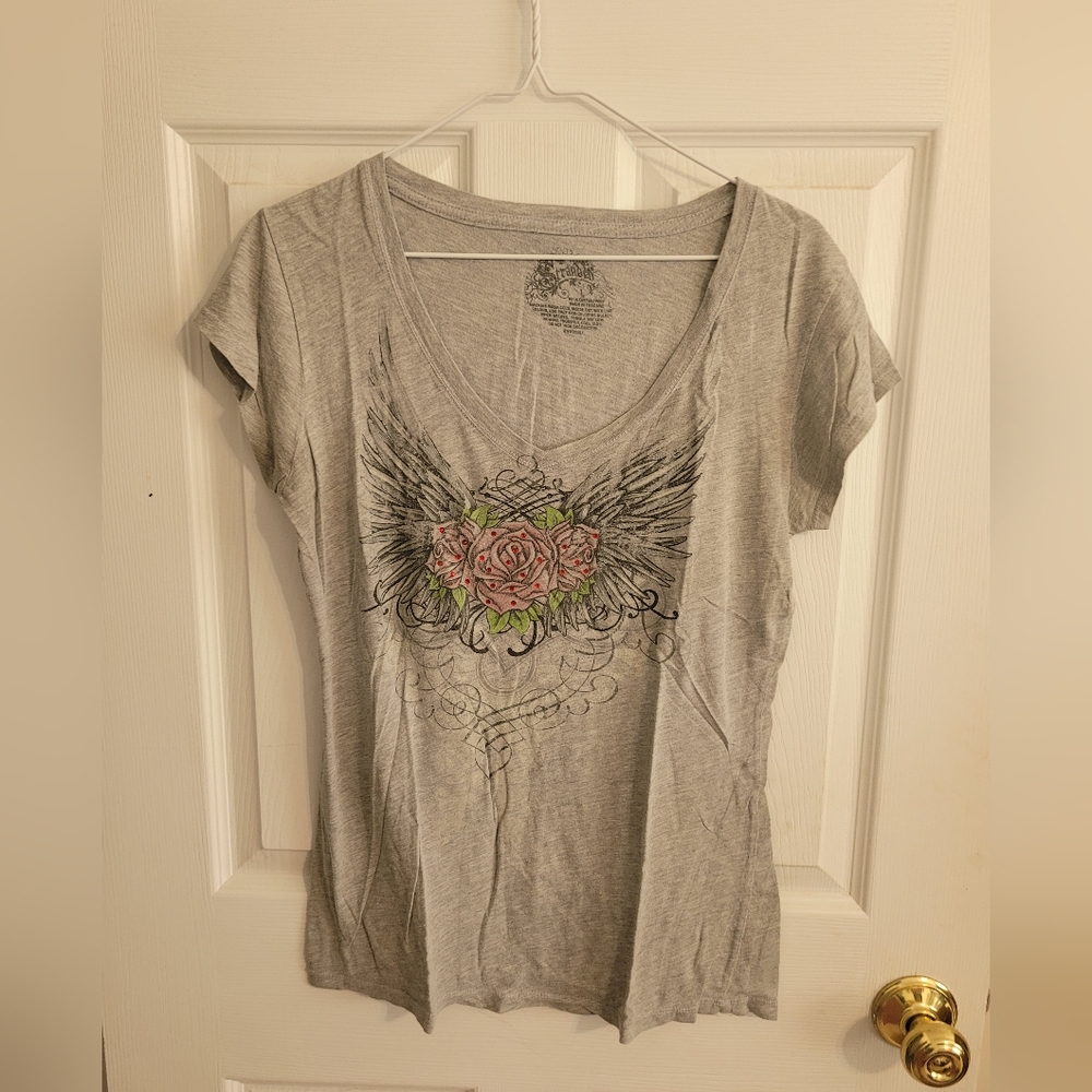Stranded Gray Graphic Rose Tshirt Top